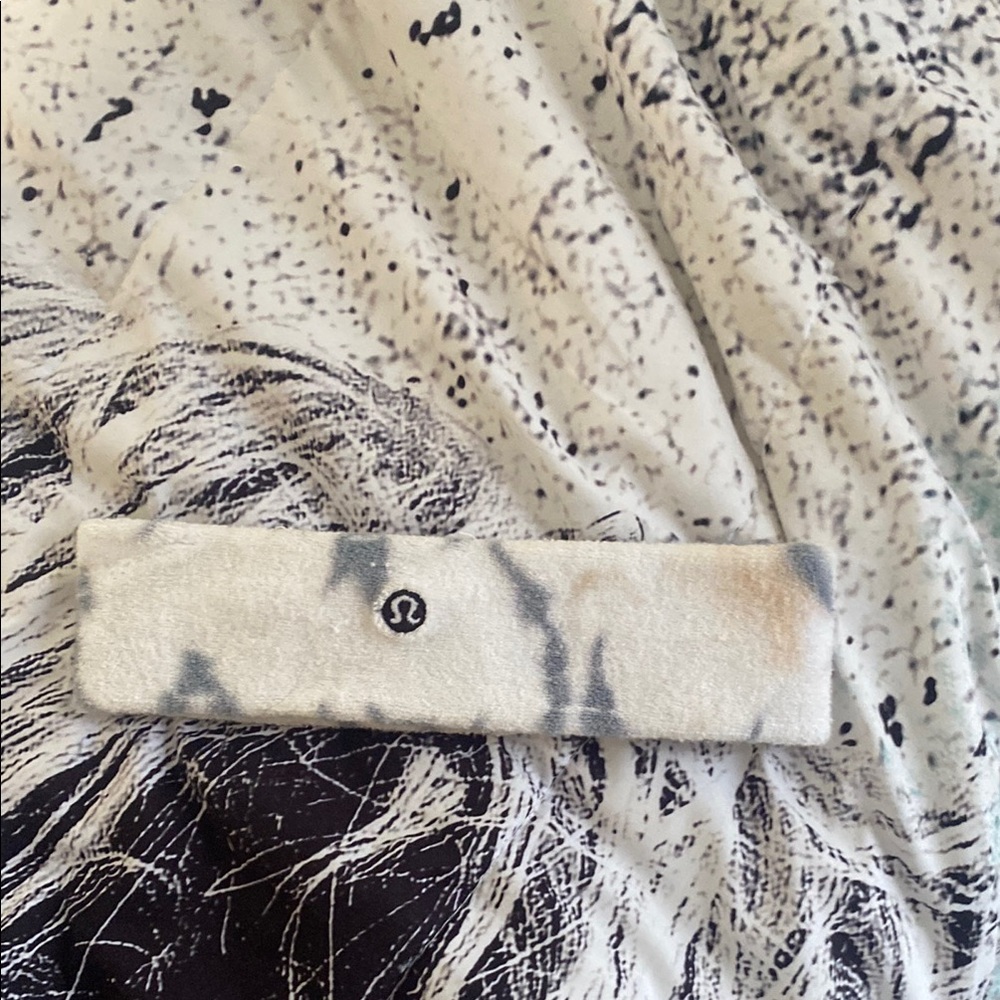 Lululemon White and Black Headband